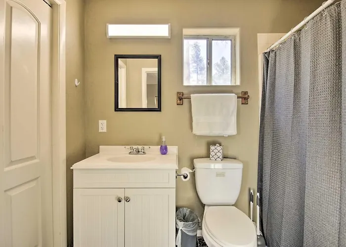 Hot Tub Hideaway In Pinetop: Bring Your Pet!